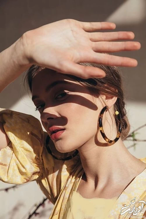 مدل زن با اکسسوری